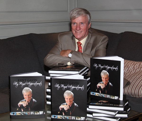 Homepage Kent Gavin at his Book Release